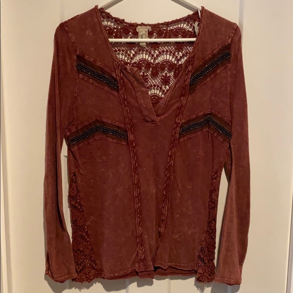 Detailed long sleeve